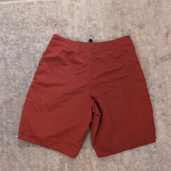 Patagonia Men's Red Shorts - Picture 7 of 11